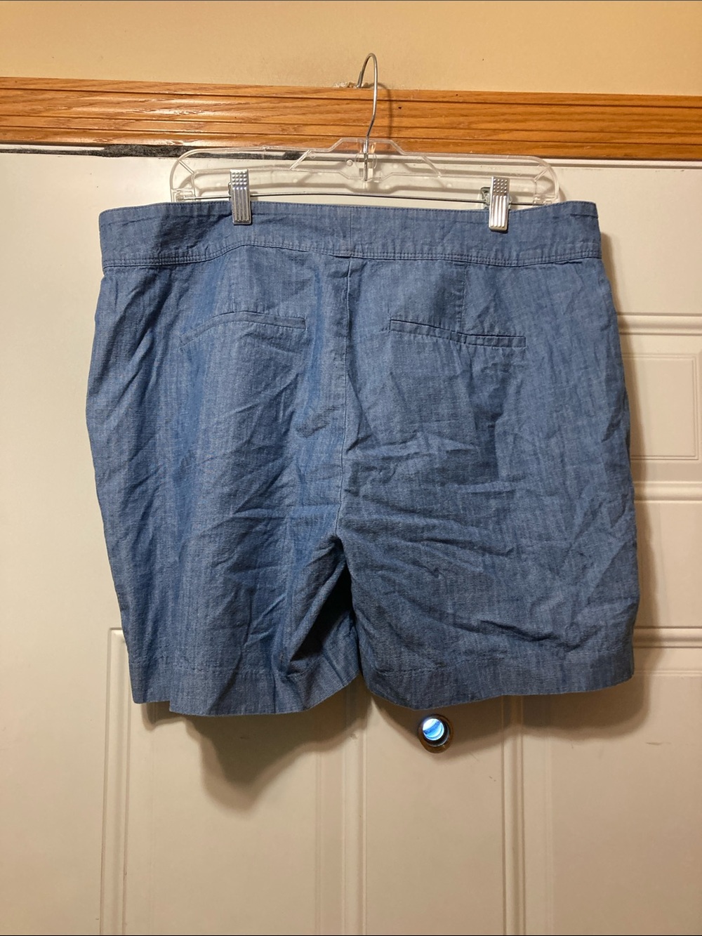 Isaac Mizrahi Blue Casual Chambray Shorts 14